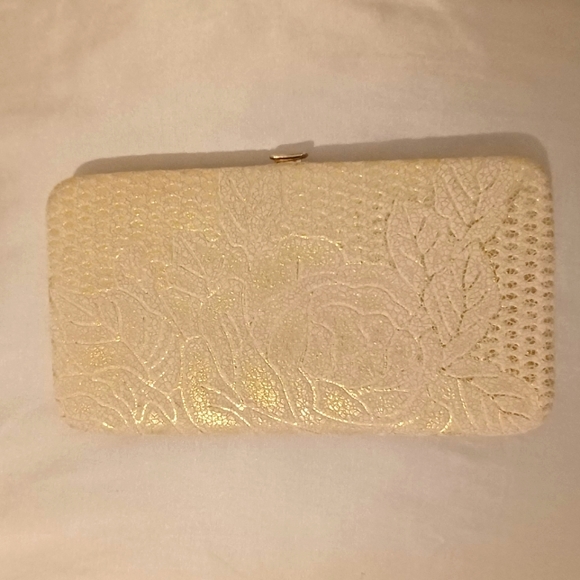 Wallet / Clutch - Picture 3 of 6